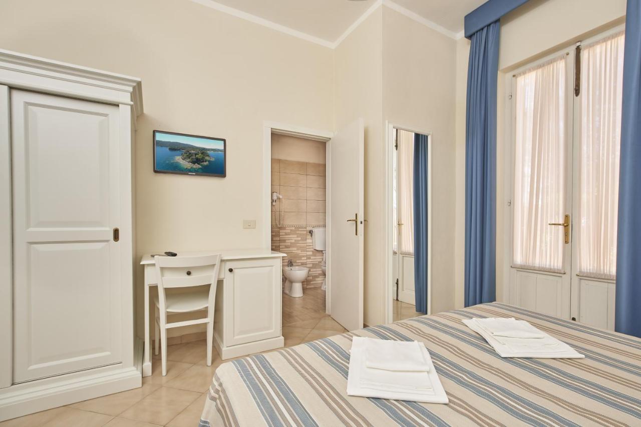 Hotel Villa Rodriguez Capoliveri  Exteriör bild