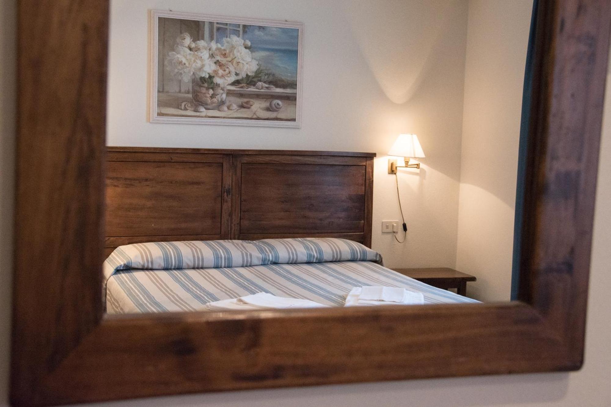 Hotel Villa Rodriguez Capoliveri  Exteriör bild
