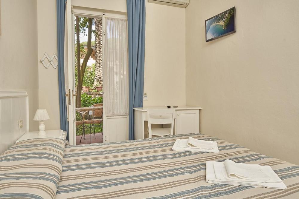 Hotel Villa Rodriguez Capoliveri  Exteriör bild