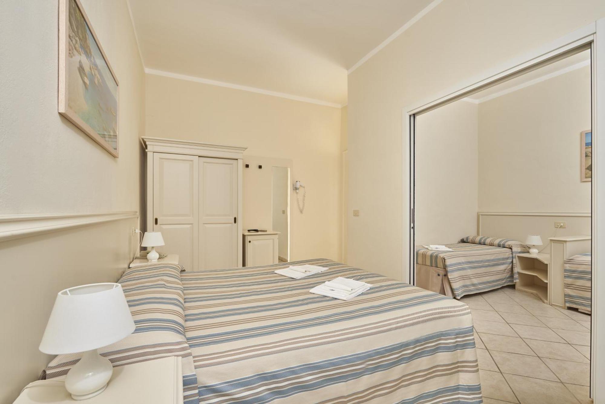 Hotel Villa Rodriguez Capoliveri  Exteriör bild