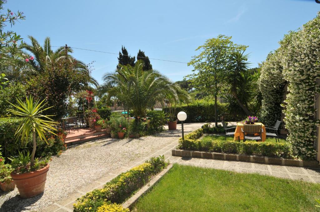 Hotel Villa Rodriguez Capoliveri  Exteriör bild